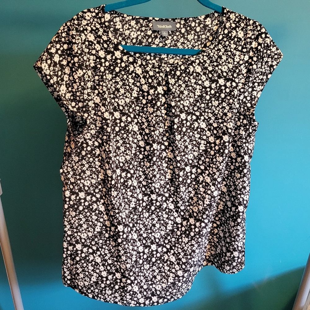 Modcloth Black & White Floral Top